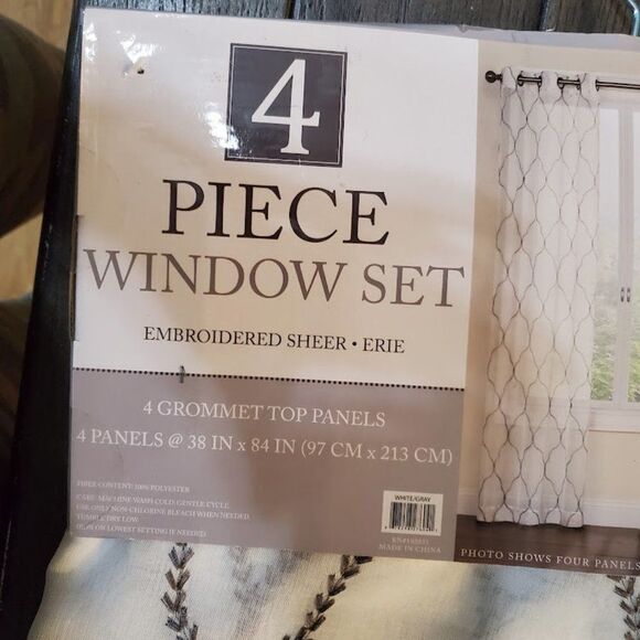 4 Grommet Top curtain Panels White & Gray Size (97 CM x 213 CM) - Picture 4 of 7